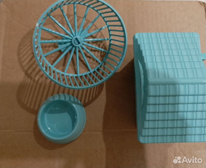 Беговое колесо, мисочка, домик для хомяка