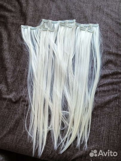 Волосы на заколках блонд