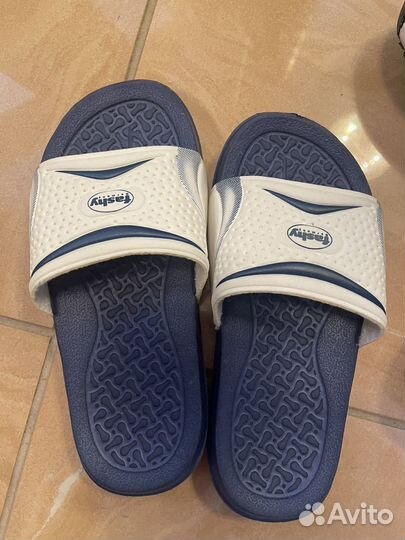 Кроссовки детские