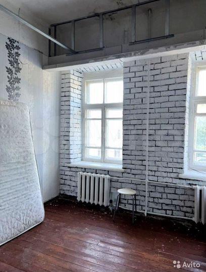 Комната 18 м² в 4-к., 2/2 эт.