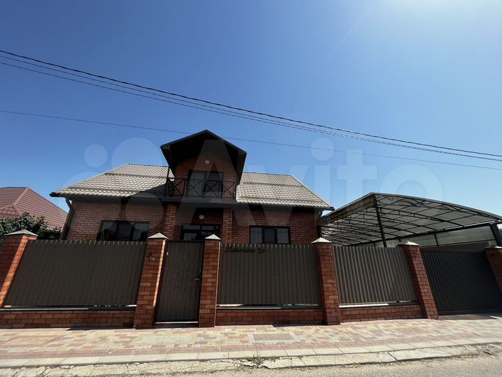 Дом 157,7 м² на участке 3,3 сот.