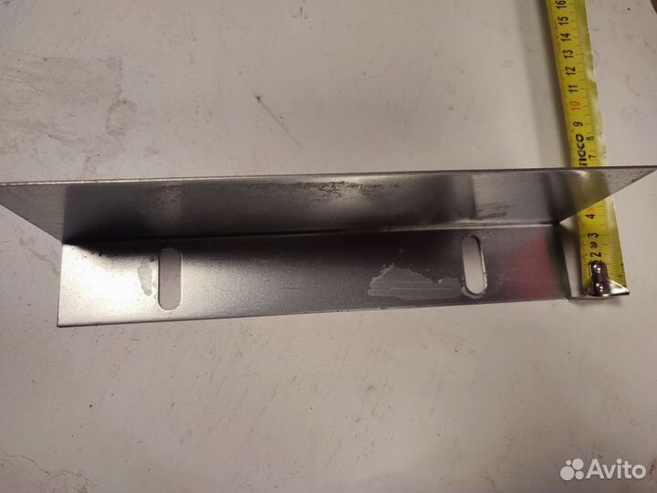 Уголок металлический 40*70