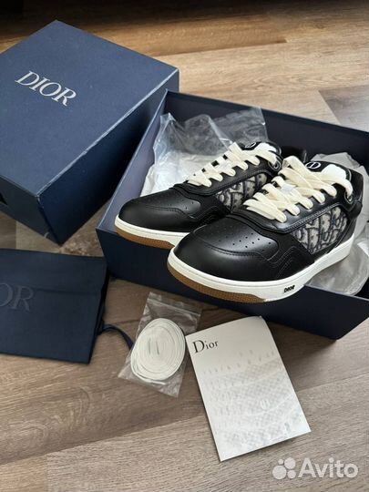 Кроссовки Dior Low-Top Sneaker B27