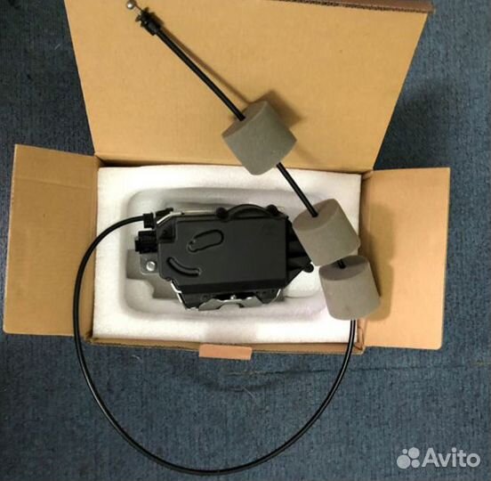 Замок багажника Mercedes ML W164 X164 W211 W251