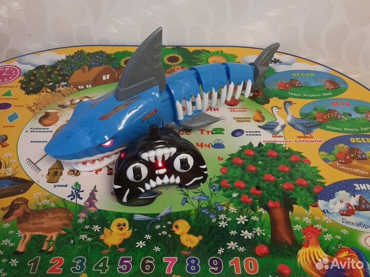 Hot wheels машинка акула