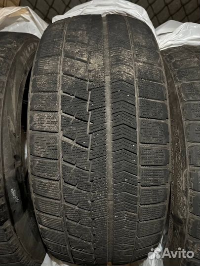 Bridgestone Blizzak VRX 225/45 R17 и 245/40 R17 91S