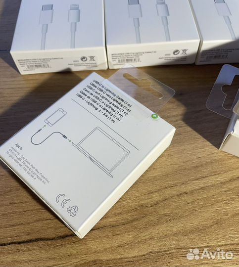 Зарядка на iPhone новые - шнур / кабель