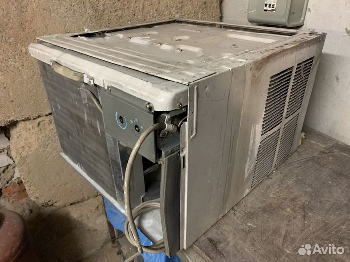 Оконный кондиционер Hitachi