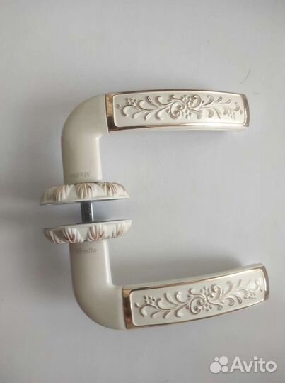 Дверная ручка межкомнатная