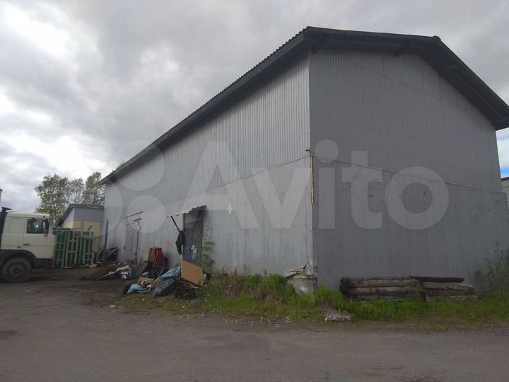 Комплекс зданий, 700 м²