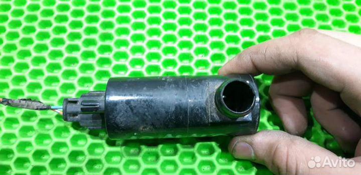 Насос омывателя лобового стекла Nissan Tiida C11