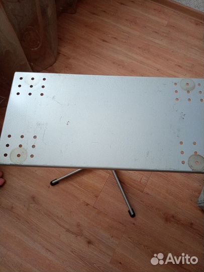 Столик- подставка под тв, аппаратуру