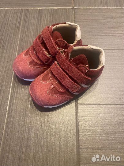 Кроссовки для девочки