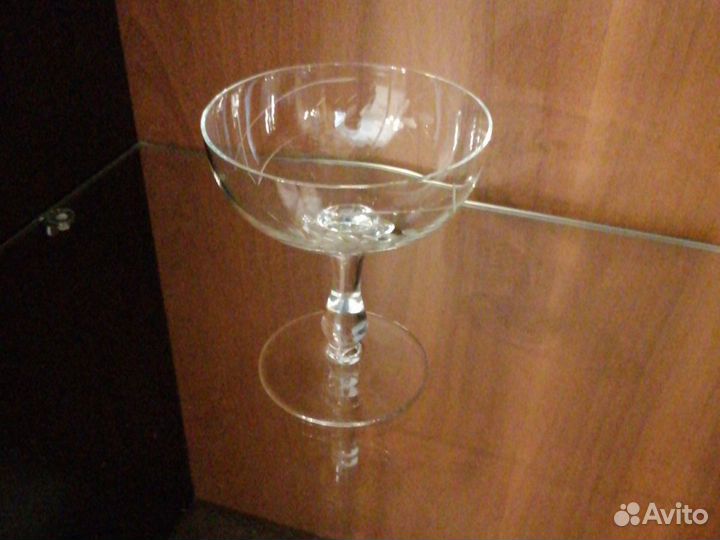 Хрустальные рюмки и вазочка СССР