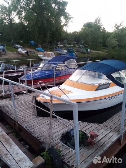 Лодочная станция в Самаре. Стоянка лодок, катеров
