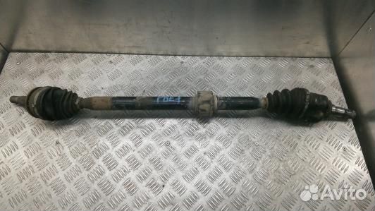 Привод передний правый toyota auris E150 (PBE07N10