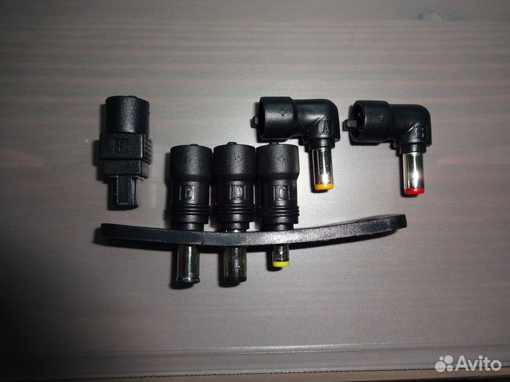 Автомобильный блок питания Vanson для ноутбуков