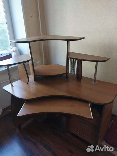 Компьютерный стол