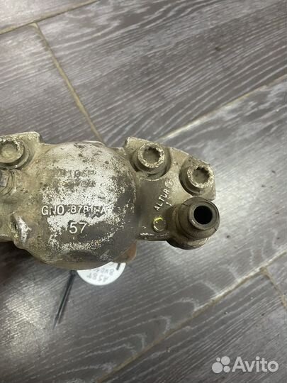 Суппорт пер. правый audi A5 8T 8K0106P