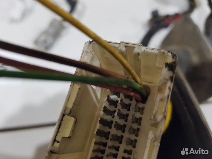 Электропроводка двери передней левой