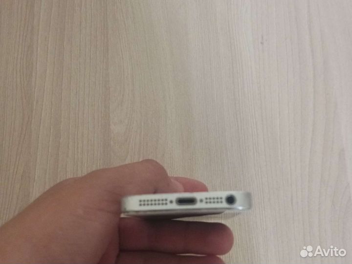Телефон iPhone 5s