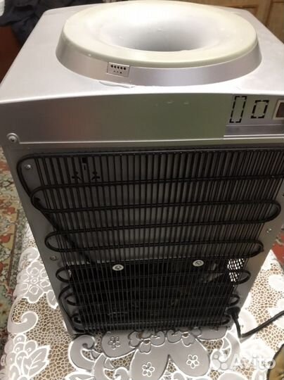 Аппарат для нагрева и охлаждения питьевой воды