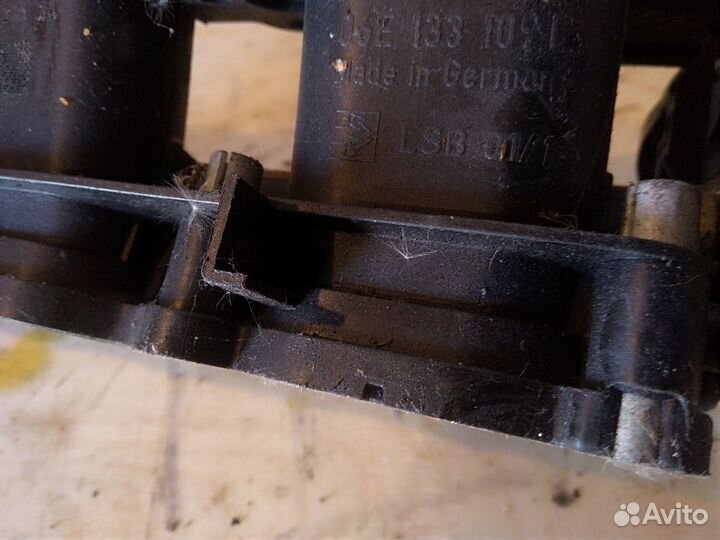 Впускной коллектор VAG 06E133110K,06133109C