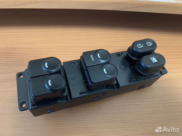 Блок управления стеклоподъемниками Хендай Солярис