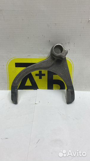 Вилка МКПП 4-й передачи HD72