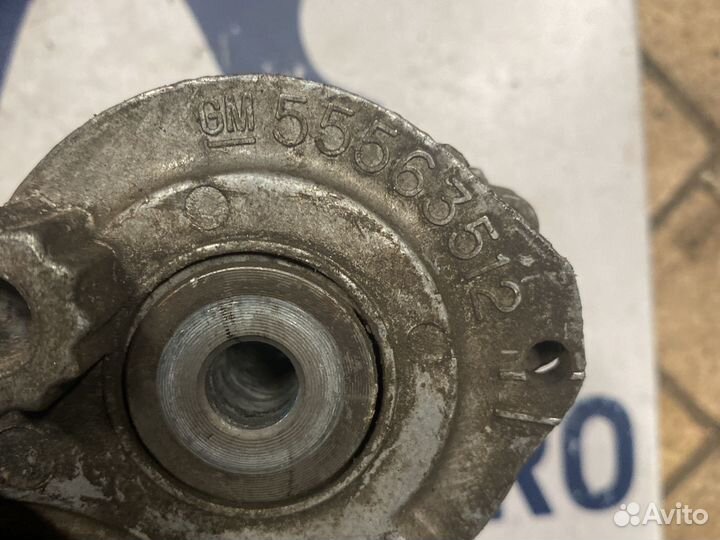 Натяжной ролик Chevrolet Cruze 55563512