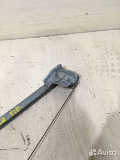 Стеклоподъемник задний правый Мерседес W202