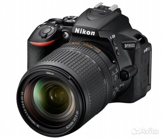 Ищем человека с фотоаппаратом можно и без него