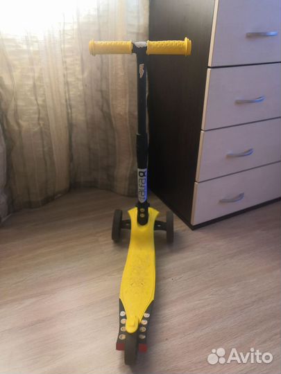 Самокат детский трехколесный