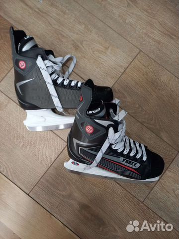 Коньки хоккейные