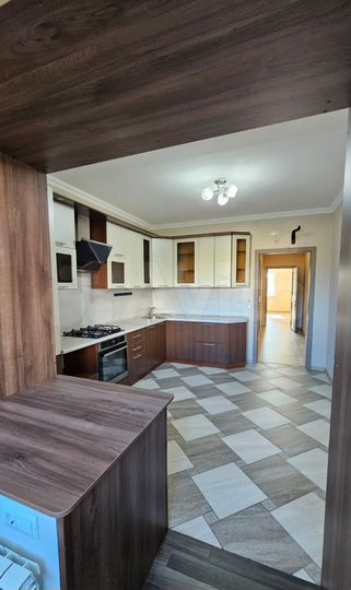 3-к. квартира, 110 м², 4/9 эт.