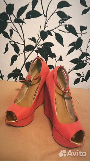 Босоножки женские 35 размер Bershka