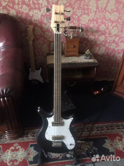 Бас гитара маломензурная, комбик Ibanez, стойка