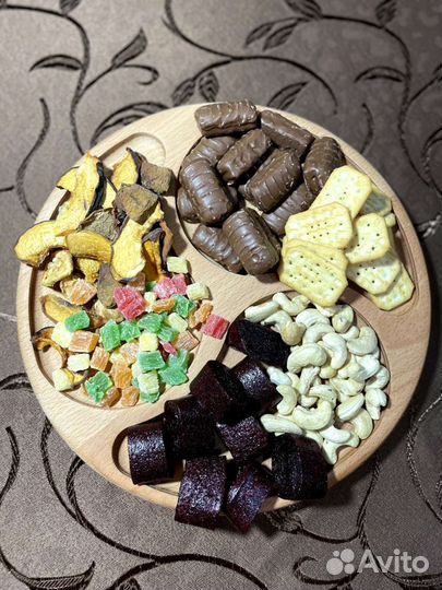 Менажница деревянная,блюдо,тарелка,поднос,8 марта