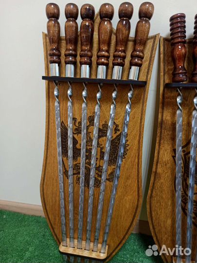 Щит с шампурами