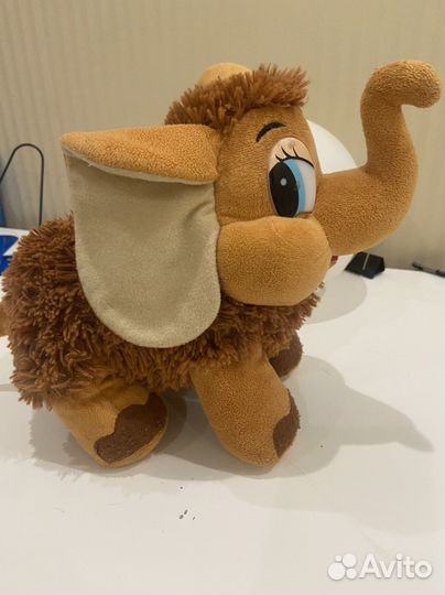 Игрушка мамонтенок музыкальная