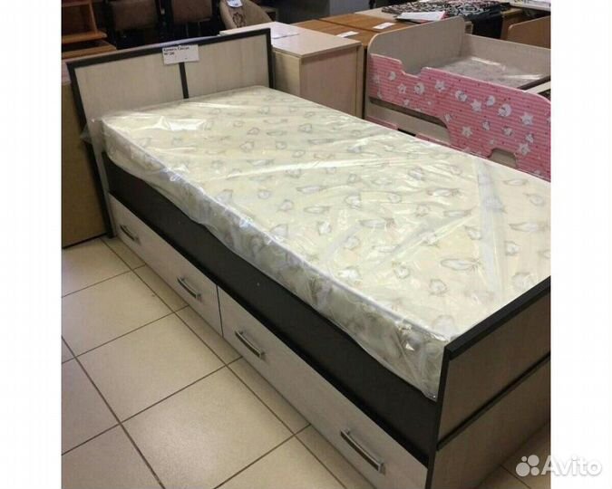 Кровать с ящиками Сакура