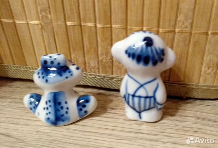 Фигурки гжель, лягушка и обезьянка