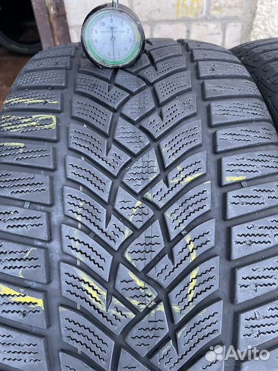 Goodyear UltraGrip Performance 235/40 R18