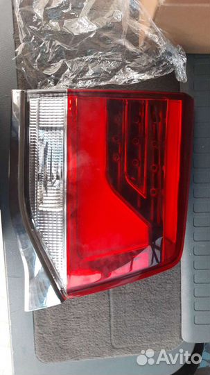 Задний левый стоп на ленд крузер 200