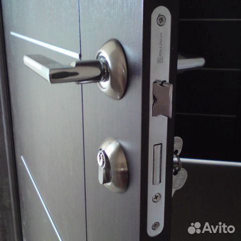 Установка входных межкомнатных дверей откосы