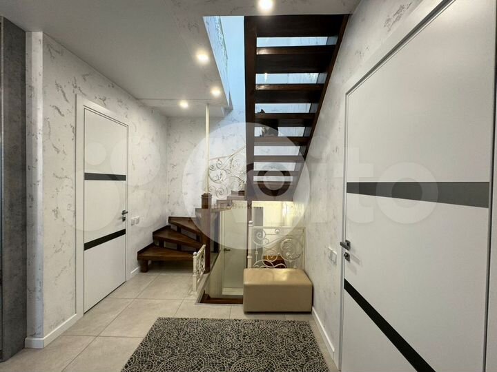 Дом 232,5 м² на участке 10 сот.