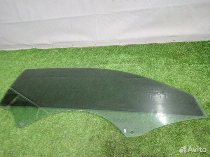 Стекло двери переднее правое Audi A1 8X1 caxb