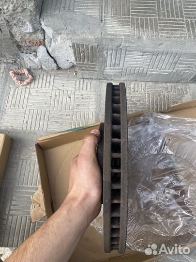 Диски тормозные передние Honda Accord 8