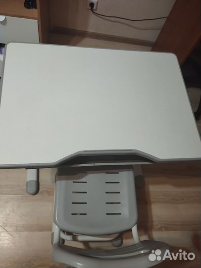 Письменный стол школьный
