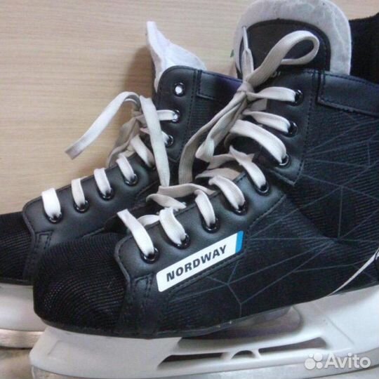 Коньки хоккейные